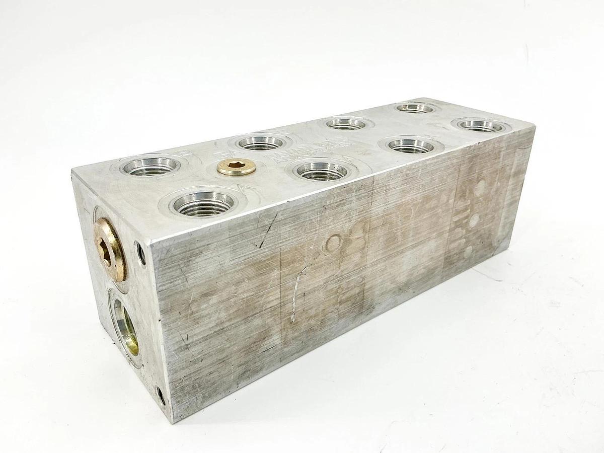 Used Daman AD03P042S Aluminum Valve Manifold 8 Port
