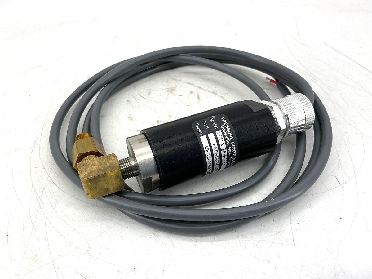 New Pressure Controls Inc LCD-2-M+20 Pressure Sensor 2-Wire 2000PSIG - No Box