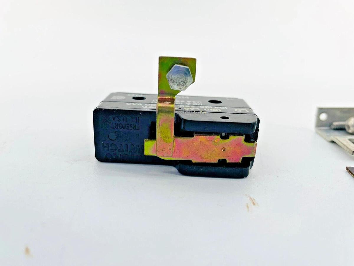 New Microswitch BZ-2RW843589-P4 Limit Switch 250V