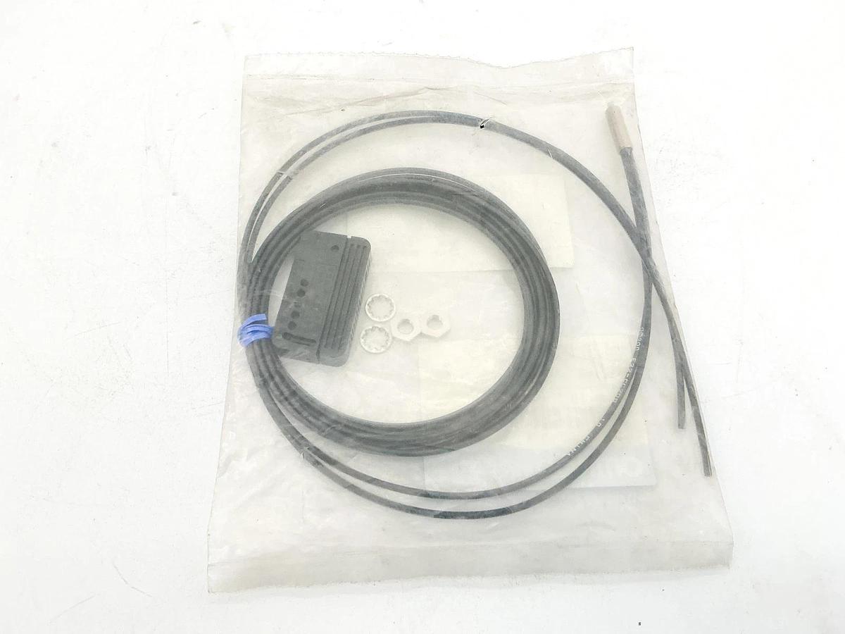 New Omron E32-CC200 Photoelectric Switch Fiber Unit 2M