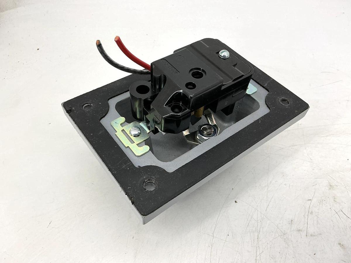 Used Allen Bradley 600-TCX5 Ser D Manual Starting Switch 2-Pole 1PH 115-230V 600TCX5
