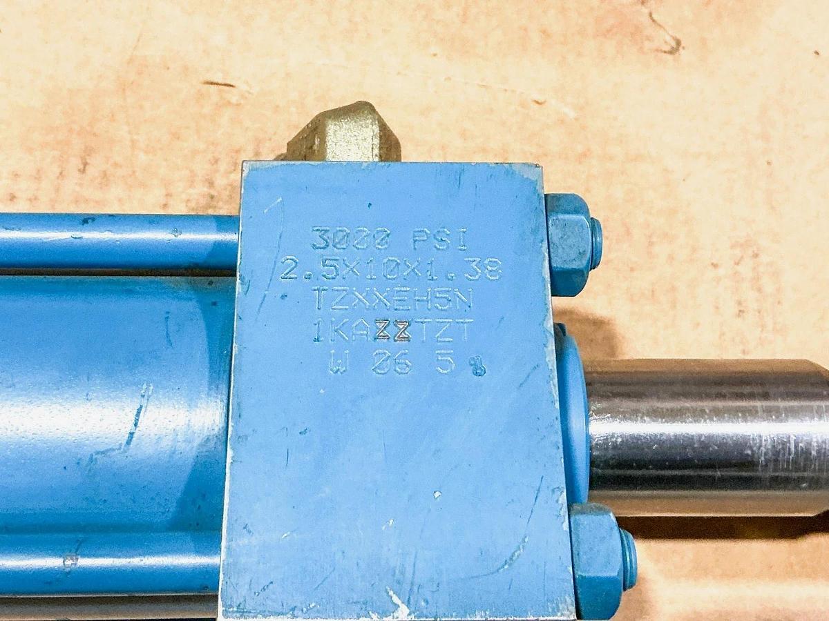 Used Vickers 2.5X10X1.38 Pneumatic Cylinder TZXXEH5N 1KAZZTZT 3000PSI