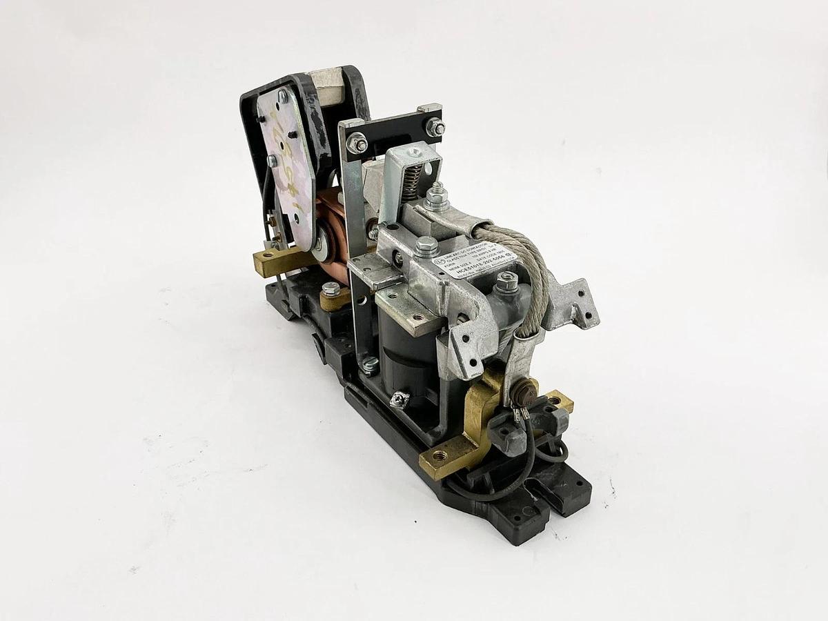 New Hubbell EC&M HCE51018-202-5056 Line Arc DC Contactor 150A Size 4 7004MFO1