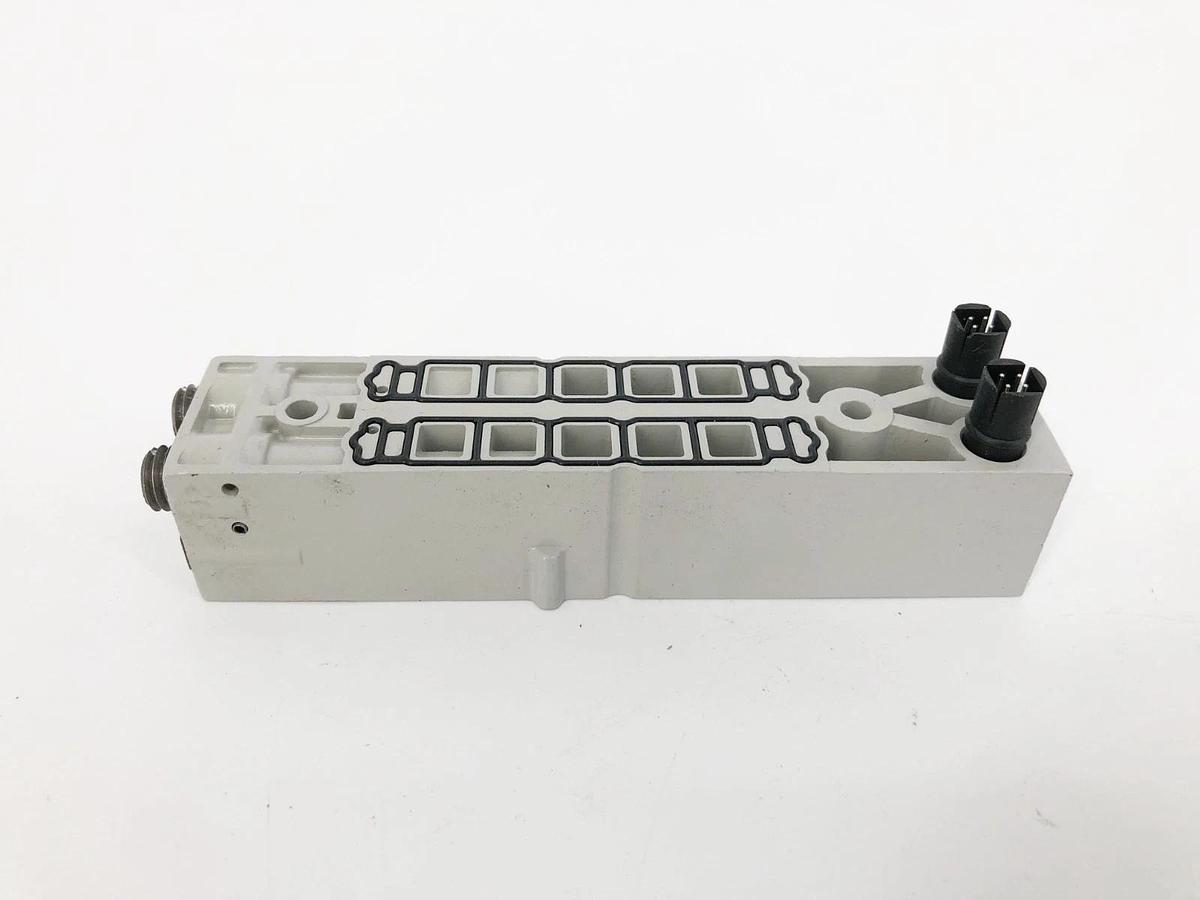 Lot of 2 New Numatics R501AY428501001 Sandwich Shut Off Valve Blocks - No Box