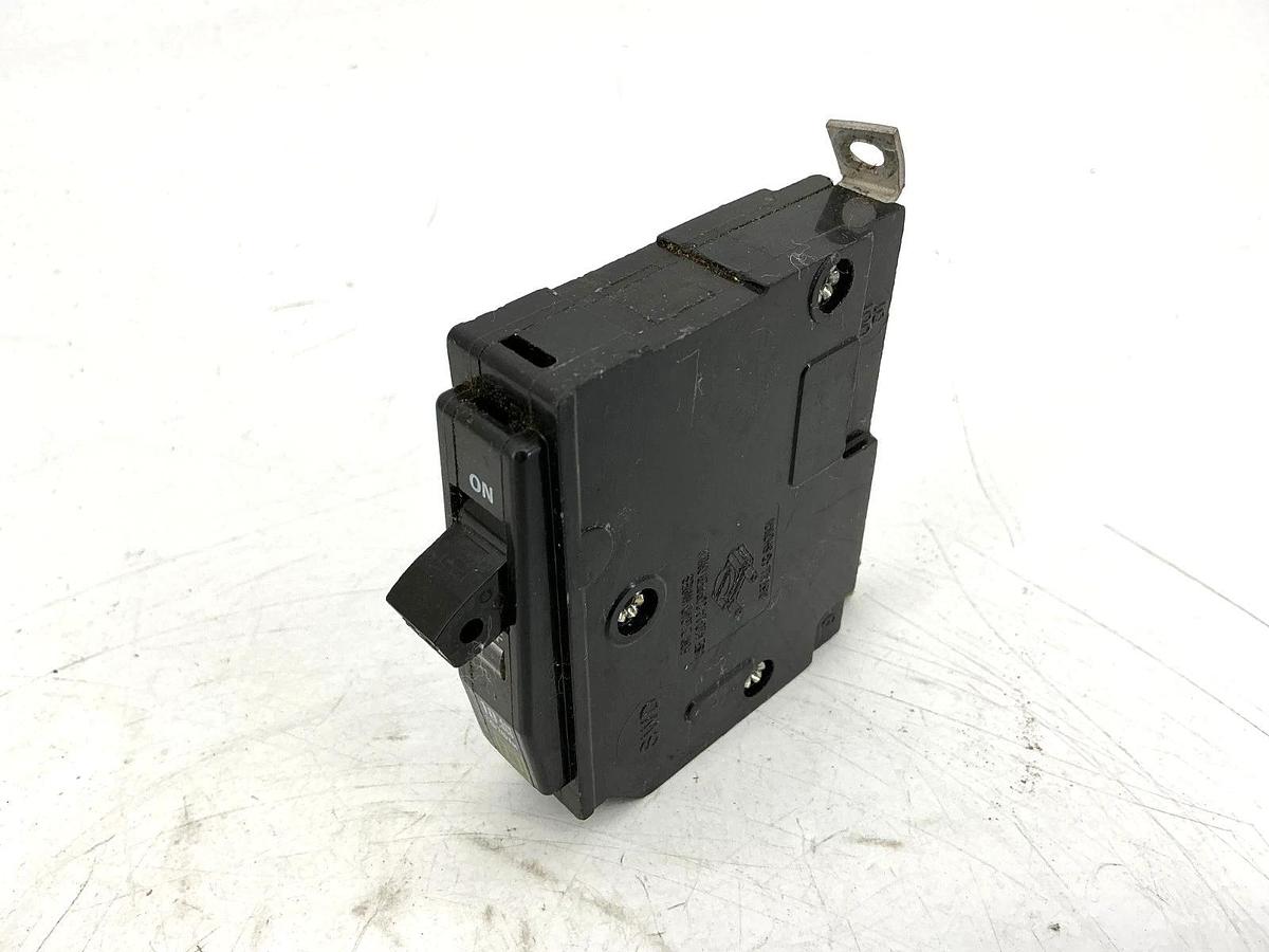 Used Lot of 4 Square D QOB120 Circuit Breaker 1-Pole 20A 120/240VAC