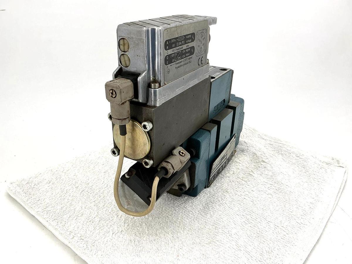 Used Bosch 0811404713 3625PSI Hydraulic Valve 7-Pin 24V 4WRLE-10-E80SJ-3X/G24ETK0/A1M