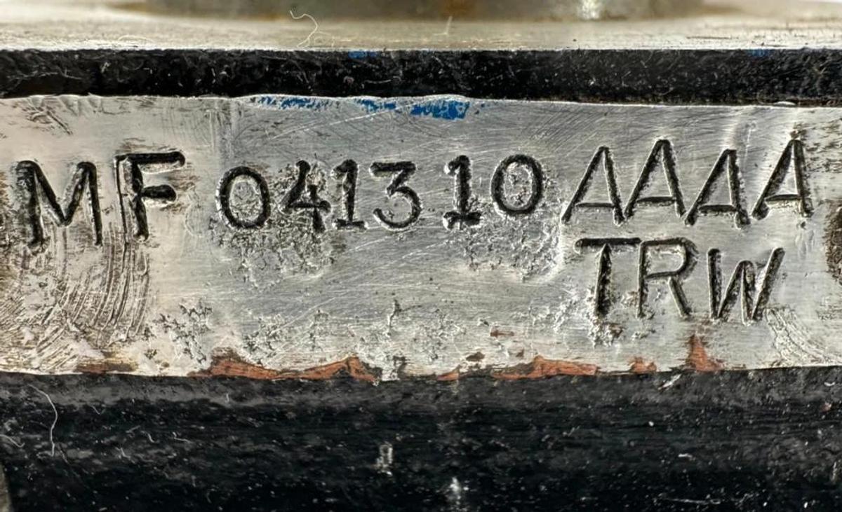 New Ross MF041310AAAA TRW Hydraulic Motor Torqmotor 0.97" OD Shaft - No Box