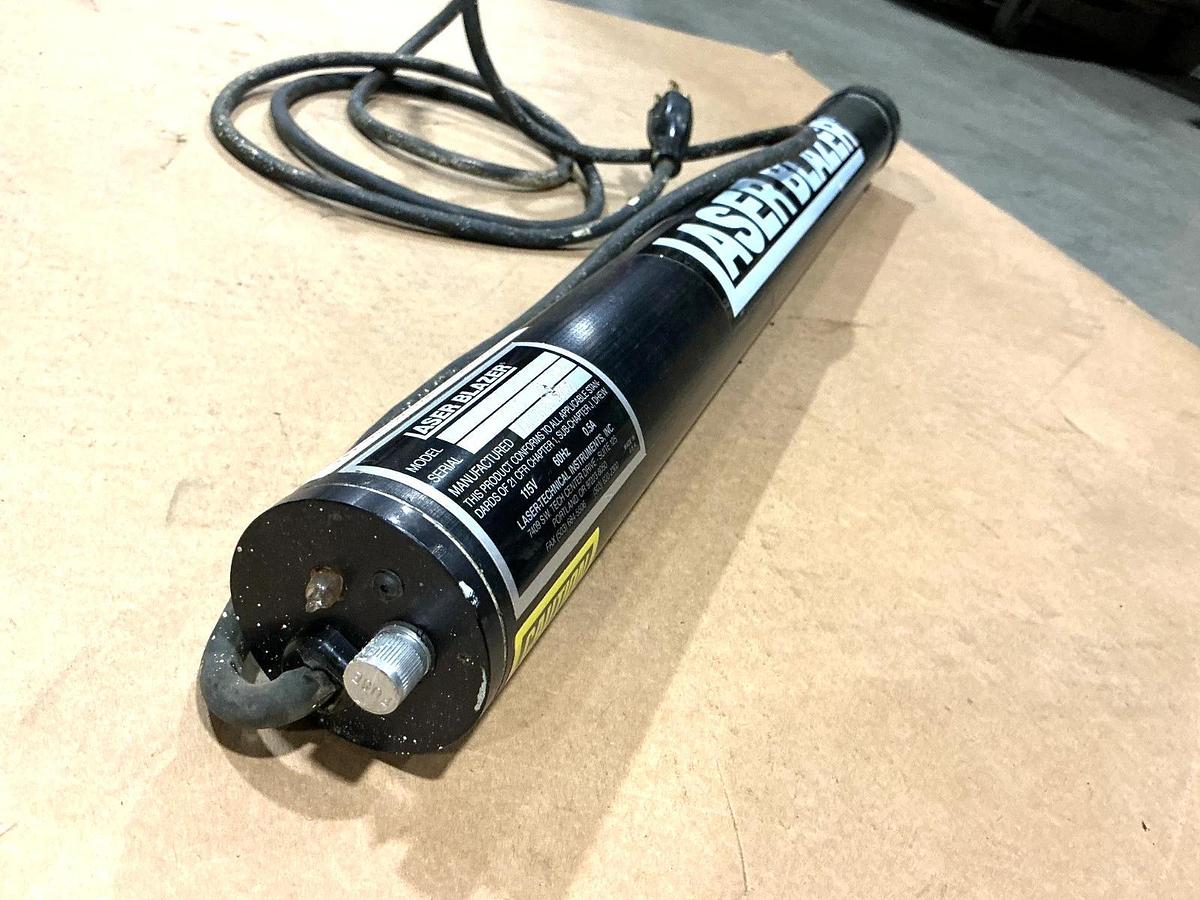Used Laser Blazer 77 Helium Neon HeNe Laser 0.5A 115V 60HZ 5mW Max Power Output