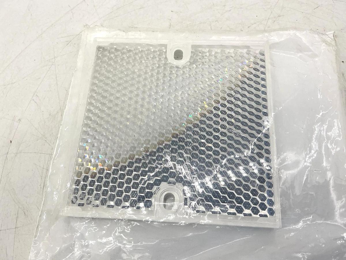 New Banner Engineering BRT-84x84A Retroreflective Target Reflector Square 73690