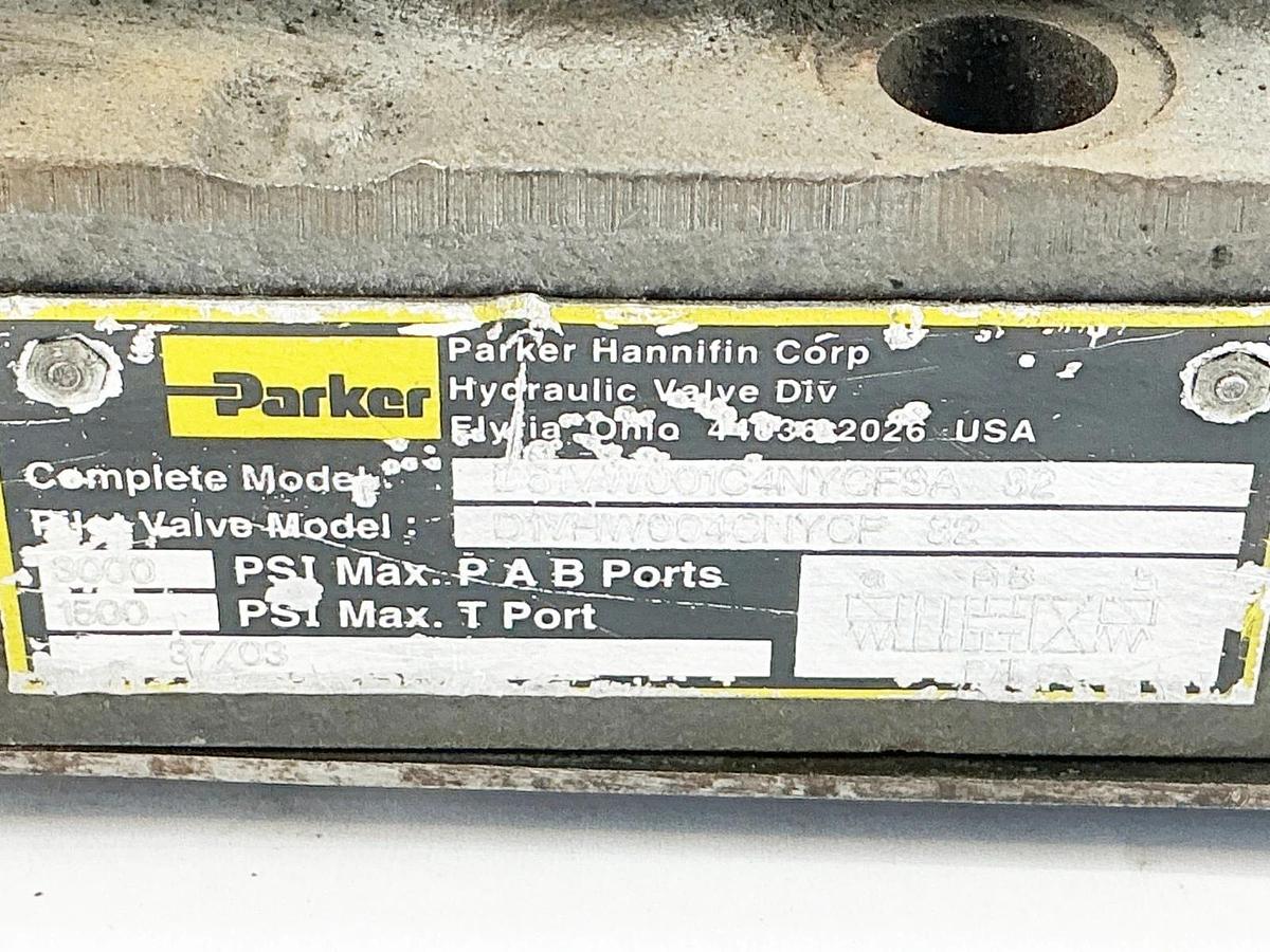 Used Parker D1VHW004CNYCF 82 Hydraulic Pilot Valve Base