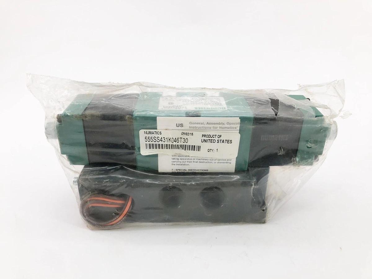 New Numatics 555SS431K046T30 Solenoid Valve 120V 554SS400K046T30 - No Box