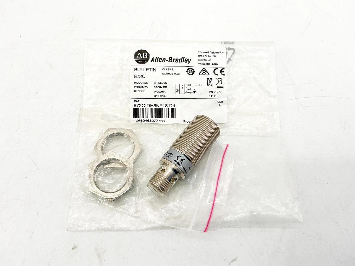 New Allen Bradley 872C-DH5NP18-D4 Proximity Sensor 10-30VDC 200mA Ser.E