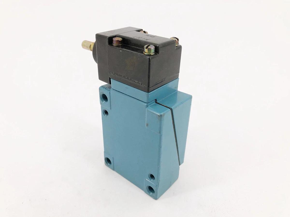 New Honeywell Microswitch LZH1 Side Plunger Limit Switch10A 125-250VAC - No Box
