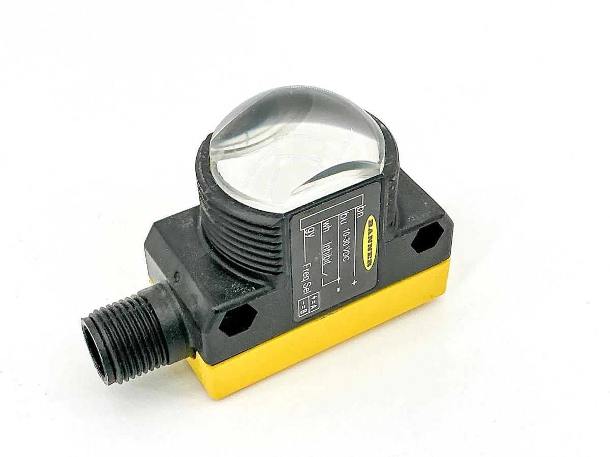 New Banner QS30EXQ World-Beam Photoelectric Sensor 10-30VDC 71561  -No Box
