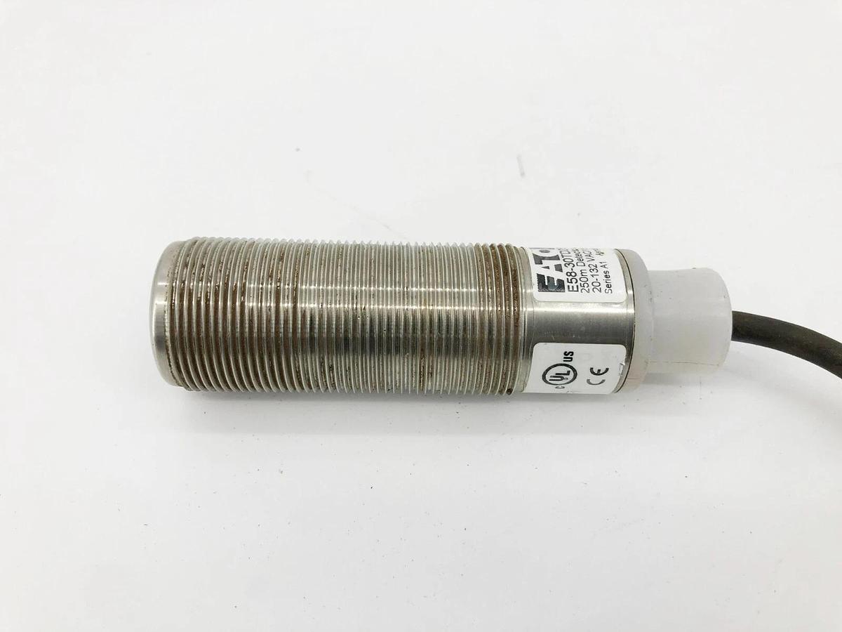 Used Eaton E58-30TD250-GLP Proximity Sensor 250m Ranger20-132VAC 15-30VDC