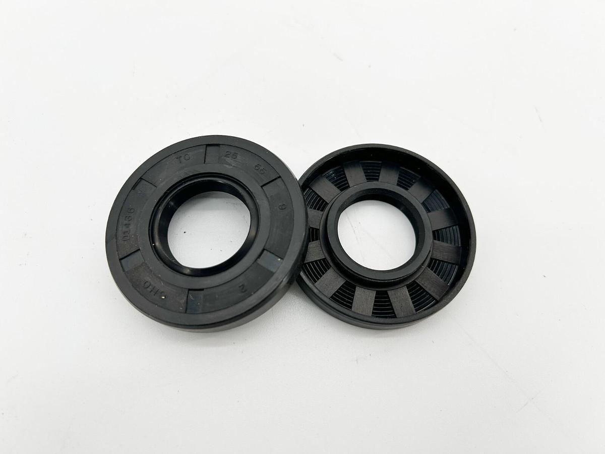 New Lot of 2 A16C2 Planetary End Cap W/ Oil Seal