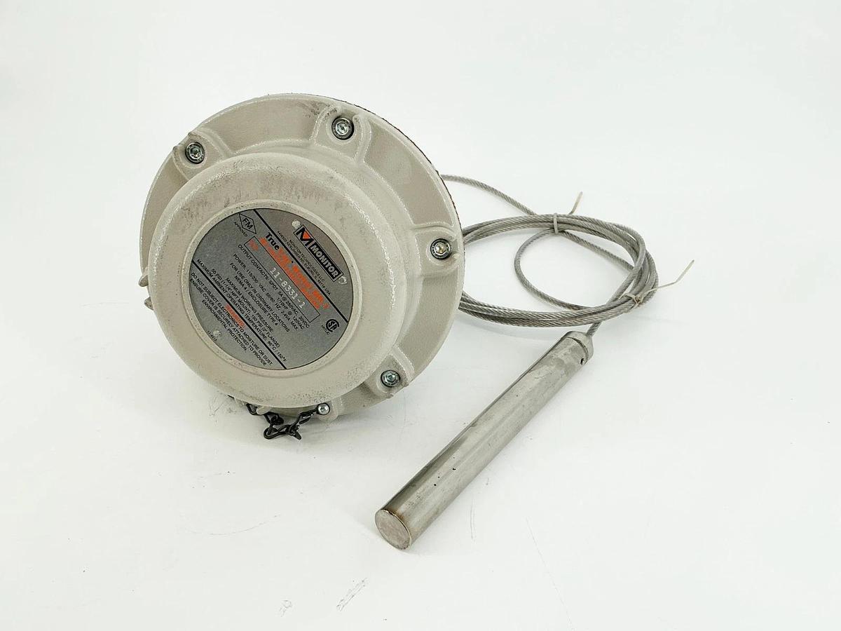 New Monitor 11-8331-1 Level Switch Sensor Probe 10HO 230V 30PSI - No Box