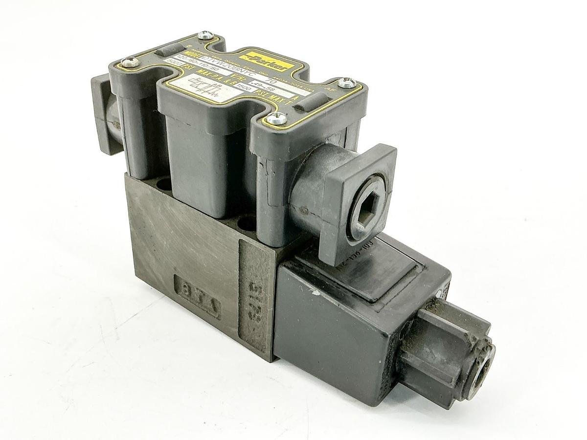 Used Parker D1VW20BNYC-70 Solenoid Valve 5000PSI .58A 110/120V