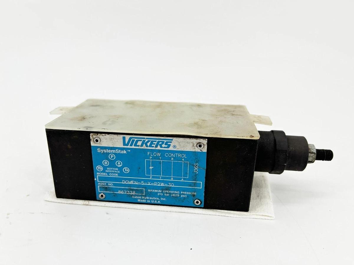 New Vickers DGMFN-5-X-P2W-30 Flow Control Valve 4570 PSI 315Bar 867338 - No Box