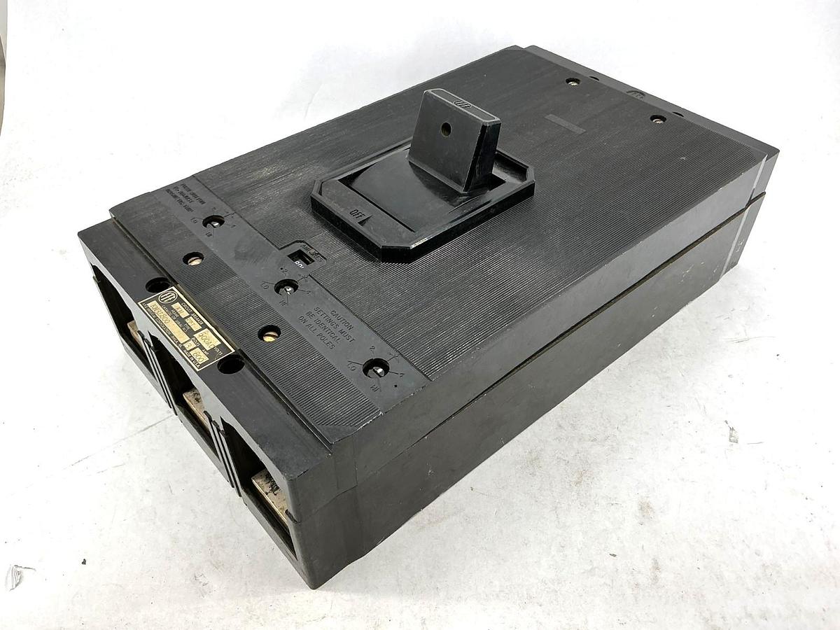 Used ITE KM3L800 Circuit Breaker 3-Pole 3-Phase 800A 600VAC