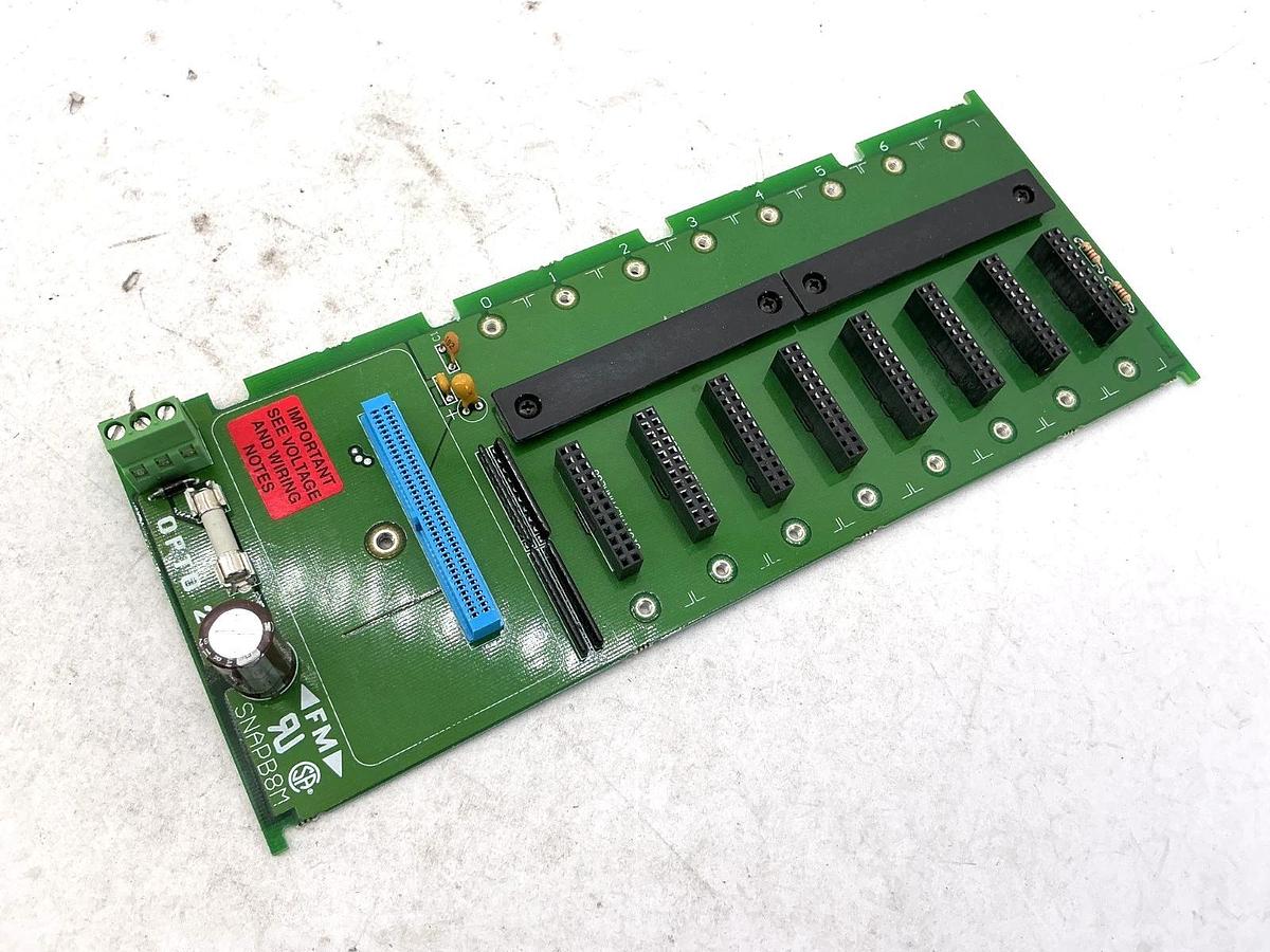 New OPTO 22 SNAP-B8M Module Rack 8-Modules 2.6A 5.2VDC