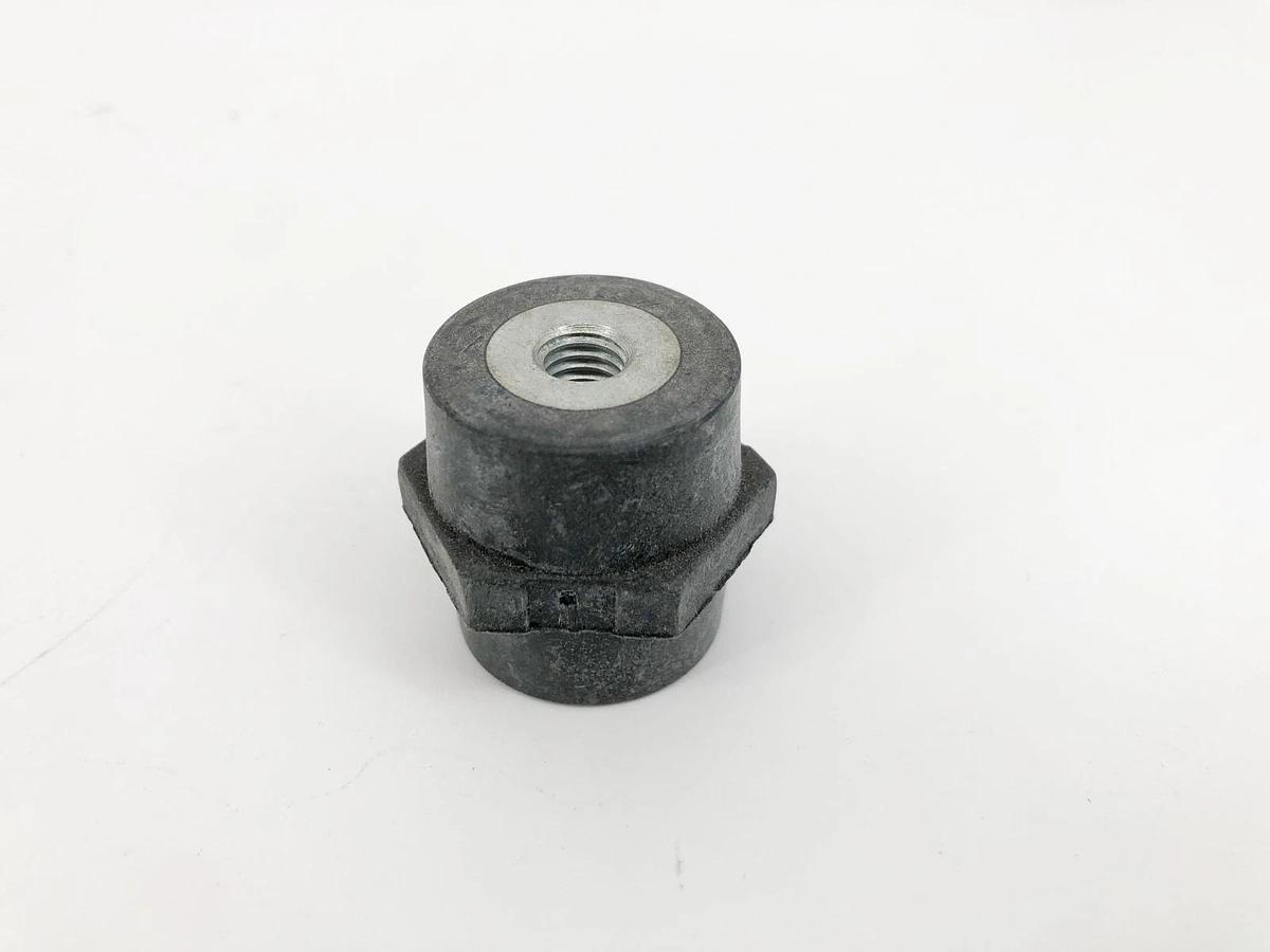 Box of 19 New NVent Eriflex 548450 Low Voltage Insulators ISO TP 30M8