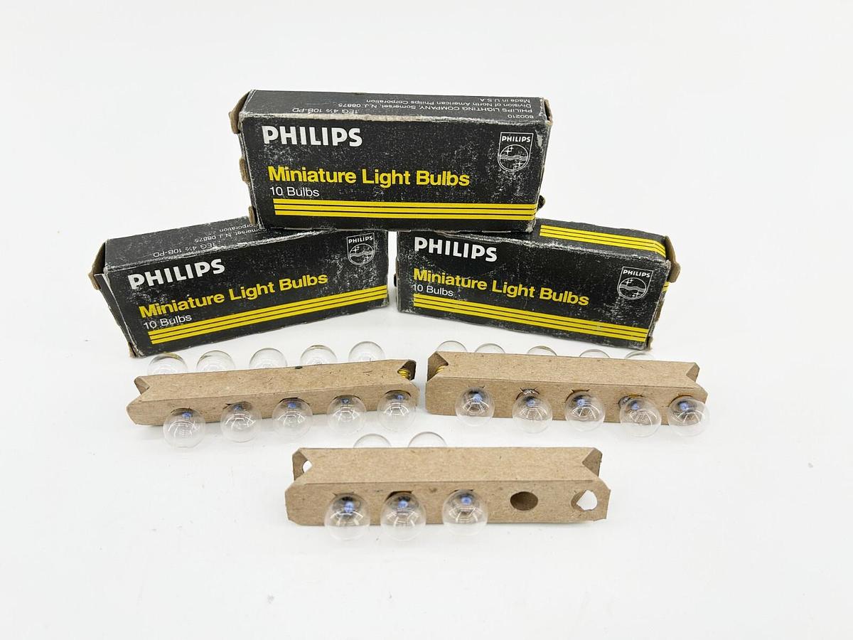 New Lot of 25 Philips 502 Miniature Light Bulbs 5.IV .15A