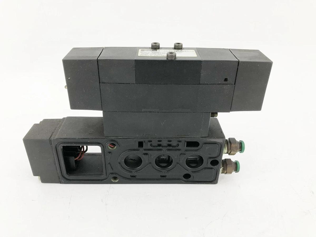 New Parker F3252BGC19001A Solenoid Valve With Manifold 145psi 24VDC 1.8W
