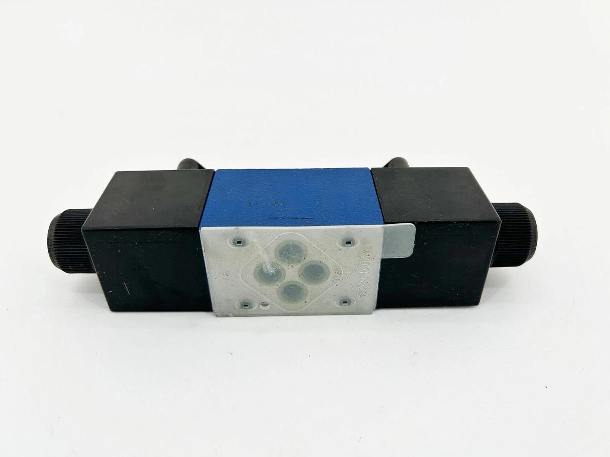 New Rexroth R900931049 Directional Spool Valve 4WE6E62/EW110N9K4/V
