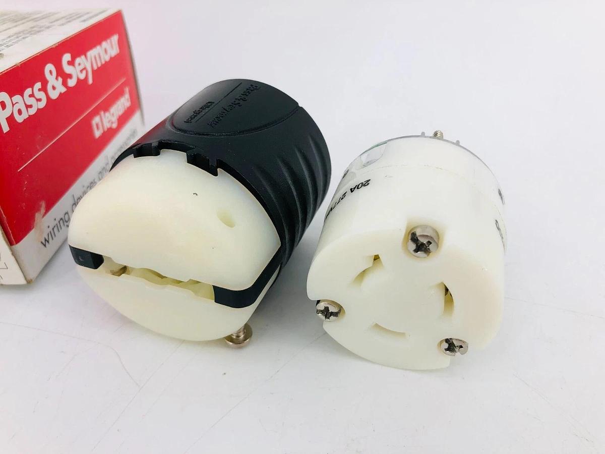 New Legrand L720P Turnlok Connector Plug 3 Wire 20A 277V