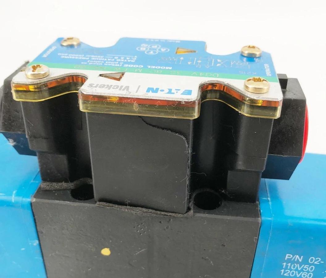 New Vickers DG5S4-022C-T-M-FW-B5-20 Directional Valve 110/120V 02-134753