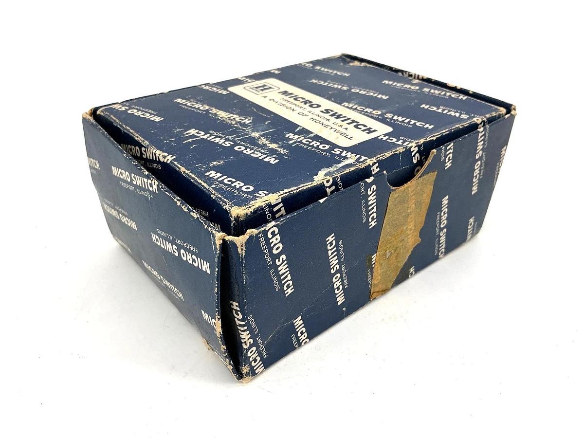 New Honeywell Micro Switch 910PDA011 Selector Switch 2Pos Coil 120V 50/60HZ