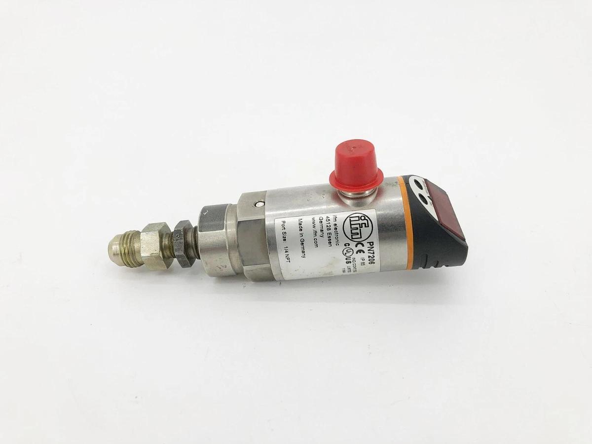 Used IFM Efector PN7206 Pressure Sensor 3/4" NPT 18-36VDC