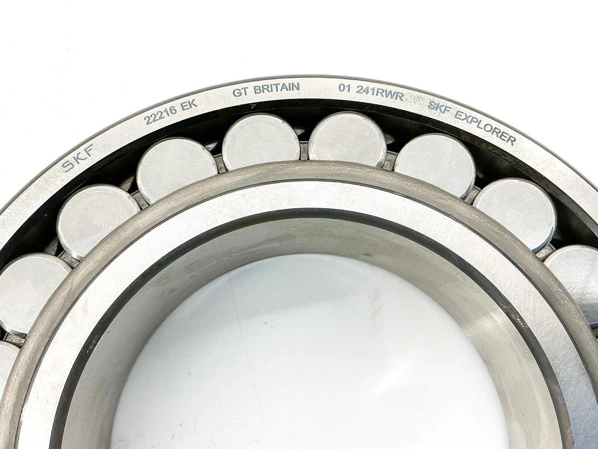 New SKF 22216 EK Spherical Roller Bearing 80x140x33 mm - No Box