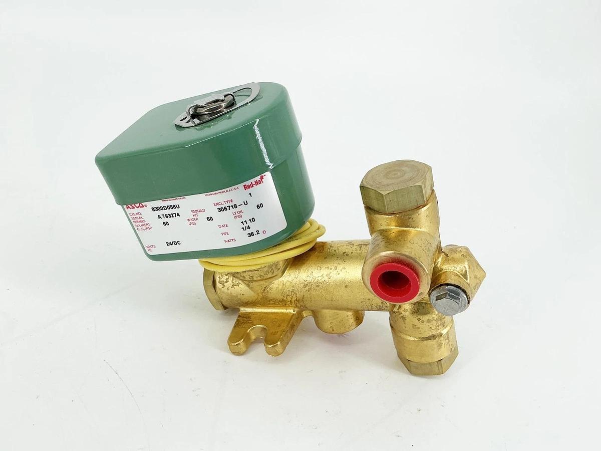 New Asco 8300D058U Solenoid Valve 60PSI 1/4" Pipe 36.2W 24VDC