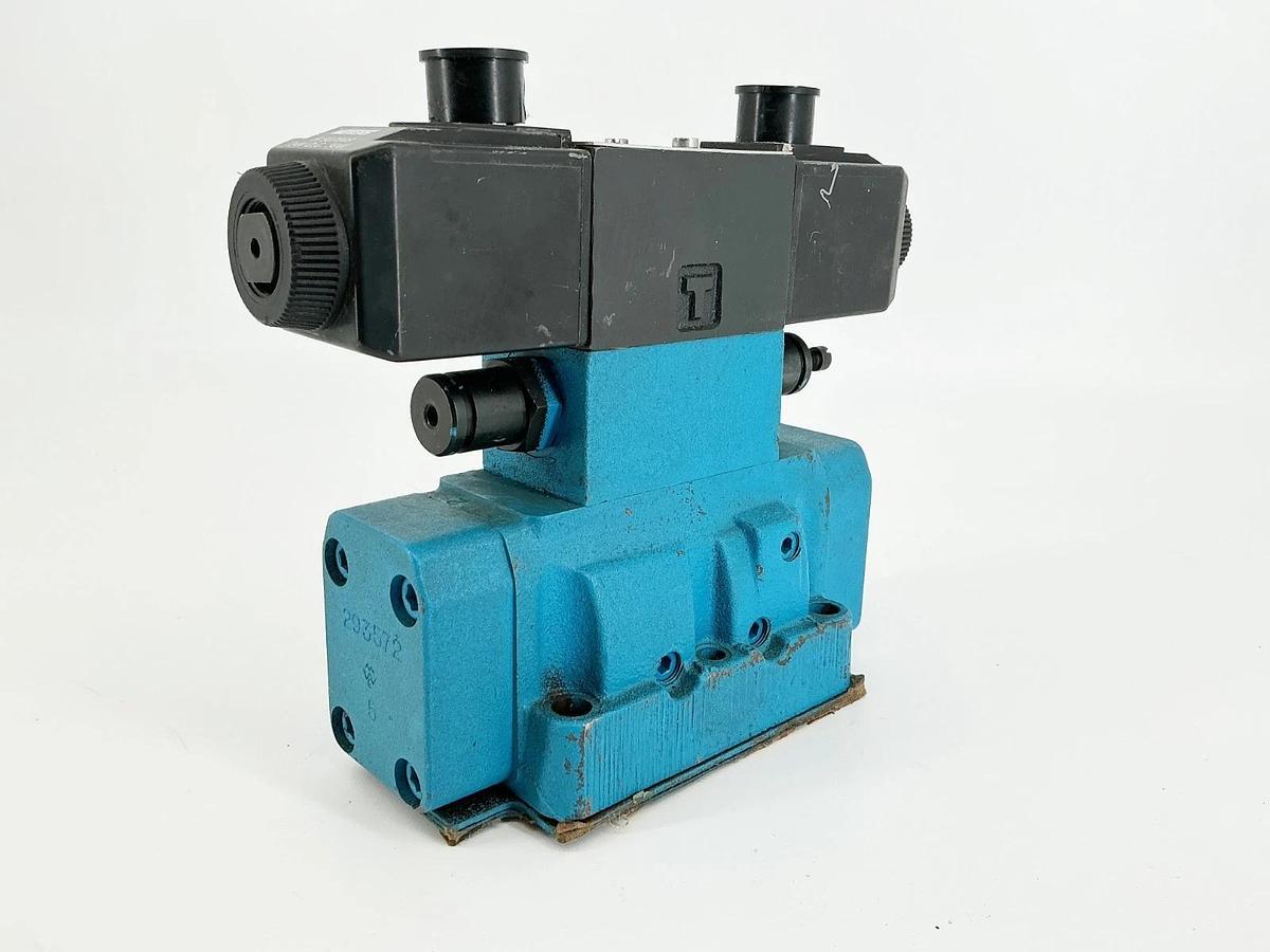 New Vickers DG5S4-043C-2-T-M-U-H-50 Solenoid Valve 5000PSI 350Bar 24V 30W - No B