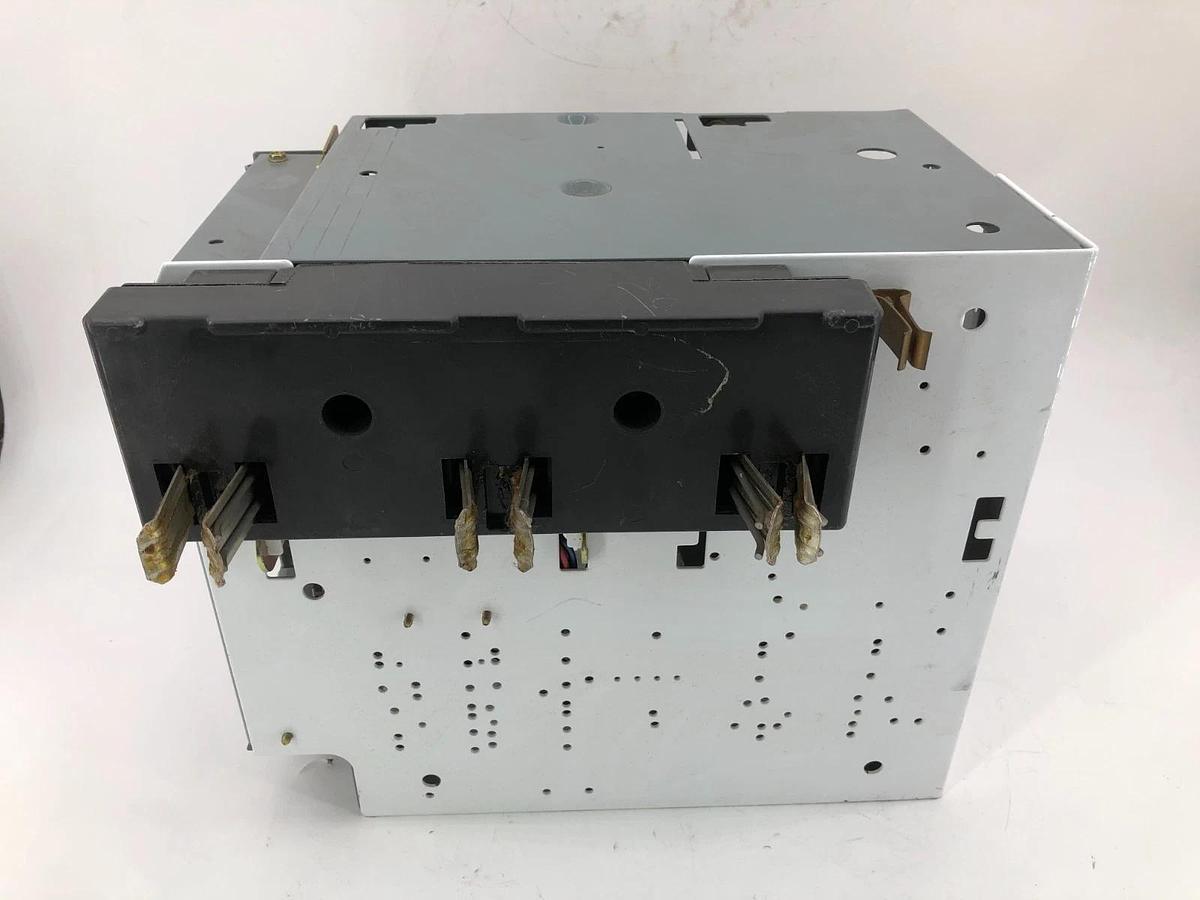 New Allen Bradley 2413B-A030DBD-7FA4H-17-43CA-79L-98X-750A-751HS Ser. D