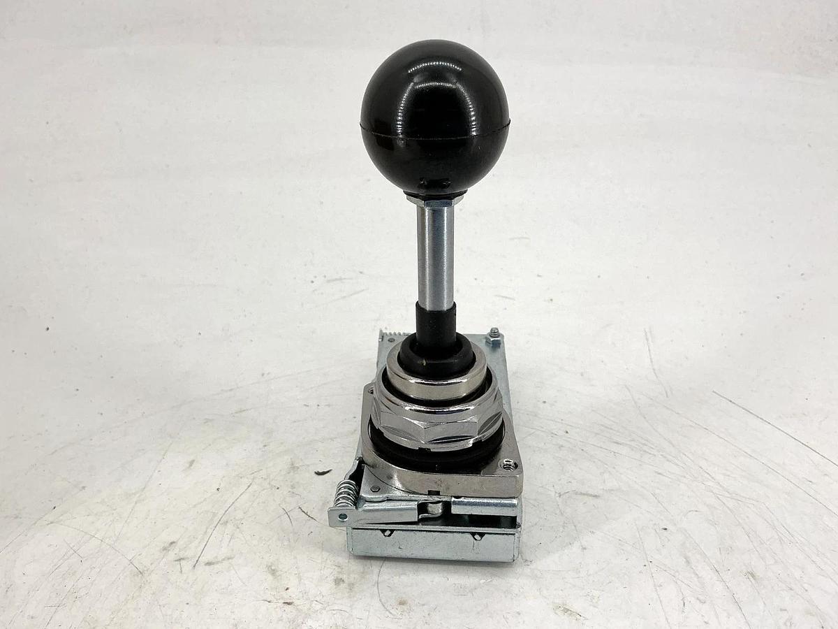 New Eaton 10250T4513 Ser A2 Joystick Operator Oiltight 4Pos Left/Right/Up/Down