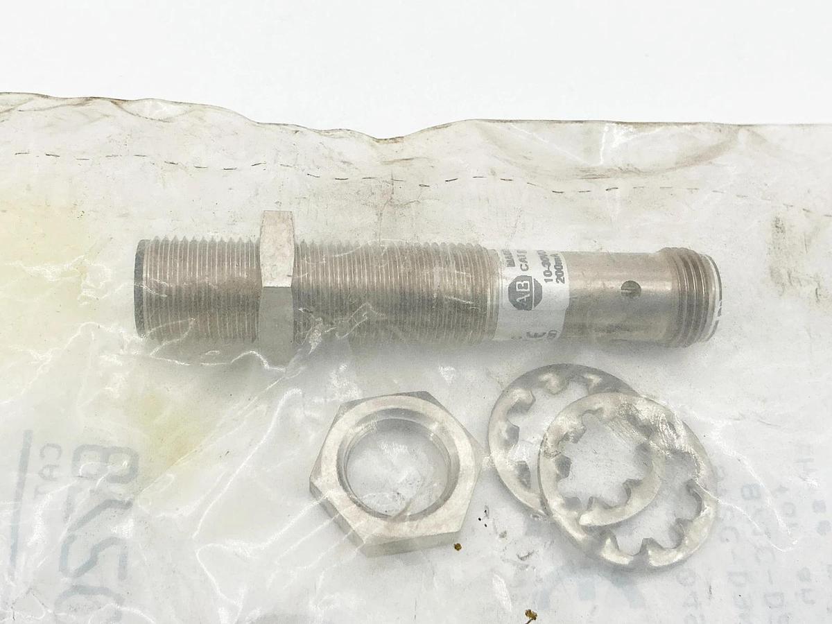 New Allen Bradley 872C-D3NN12-D4 Inductive Proximity Sensor 30VDC 3MM Sens Ser.C