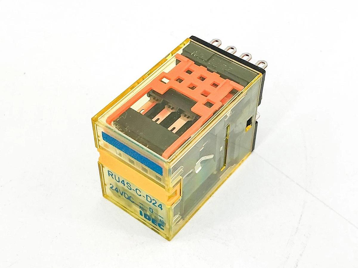 New Lot of 3 IDEC RU4S-C-D24 Relay 24VDC 1/10HP 6A - No Box