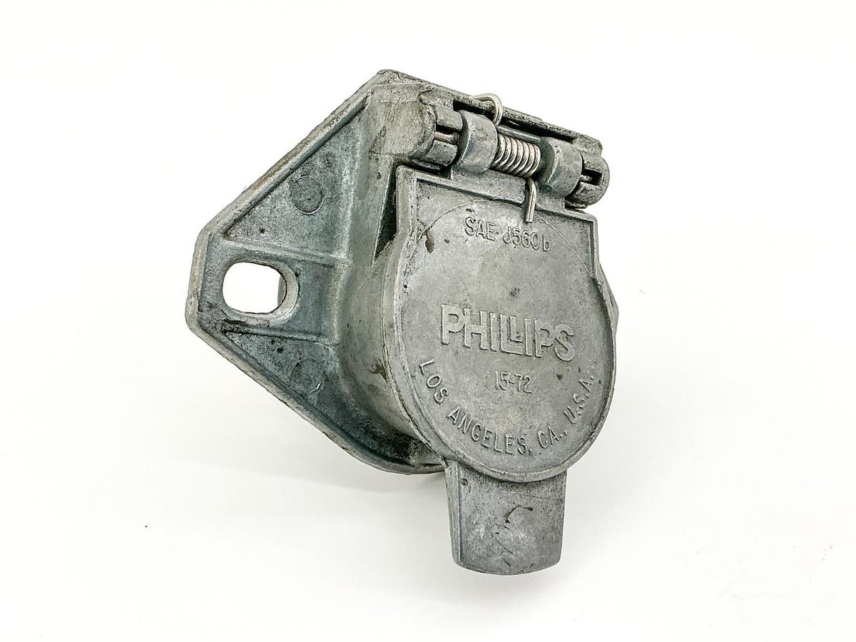 New Phillips 15-72 Socket Receptacle 7Pin - No Box