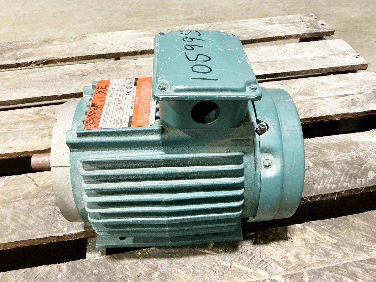 Used Reliance P14G7647M-CB Electric Motor 575V 3450RPM 1.5HP 1.5A FL143T 25BC02JPP30A