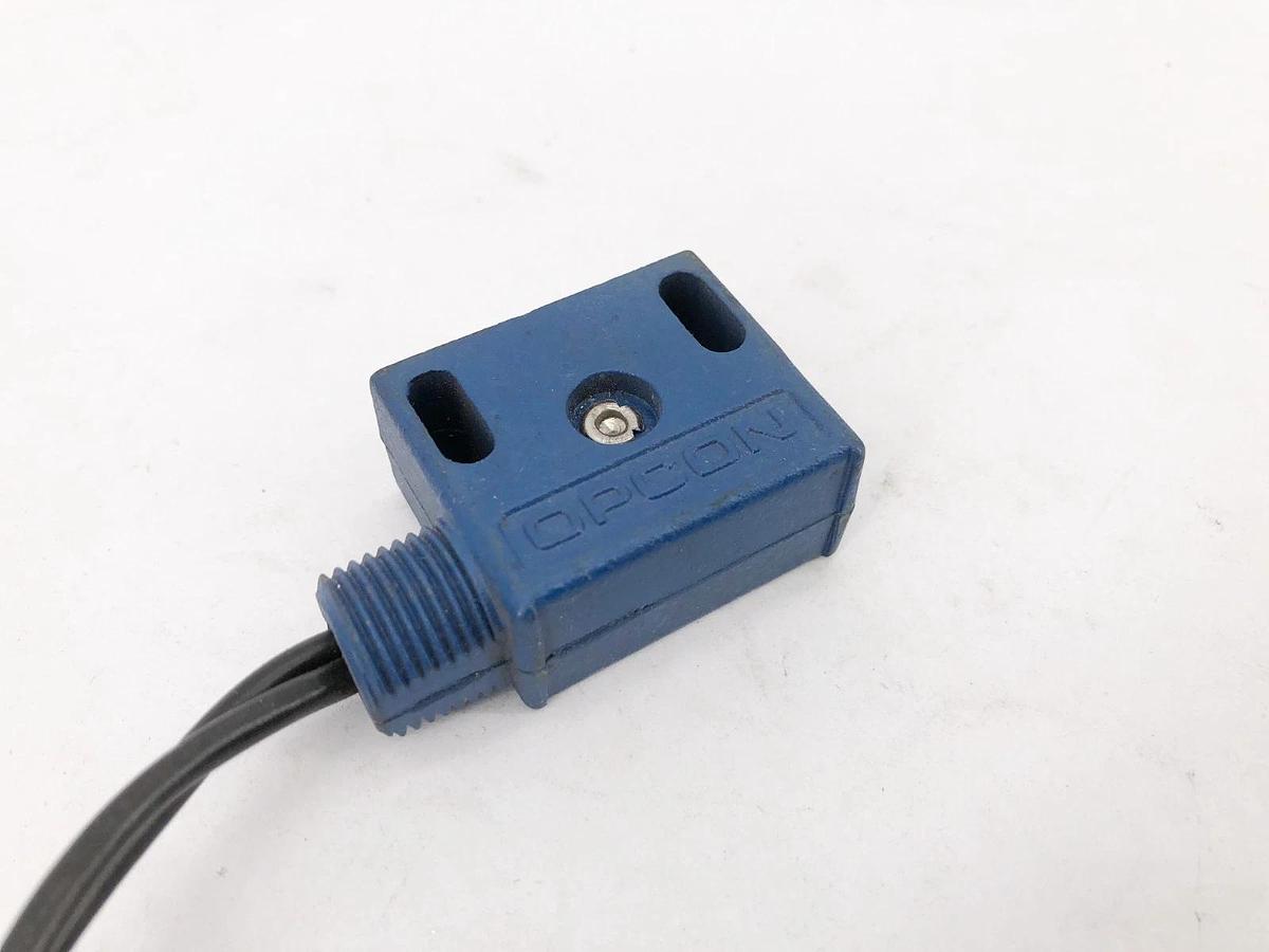New Eaton Opcon 1370AF1601 Diffuse Reflective Sensor 70 Series 16FT. - No Box