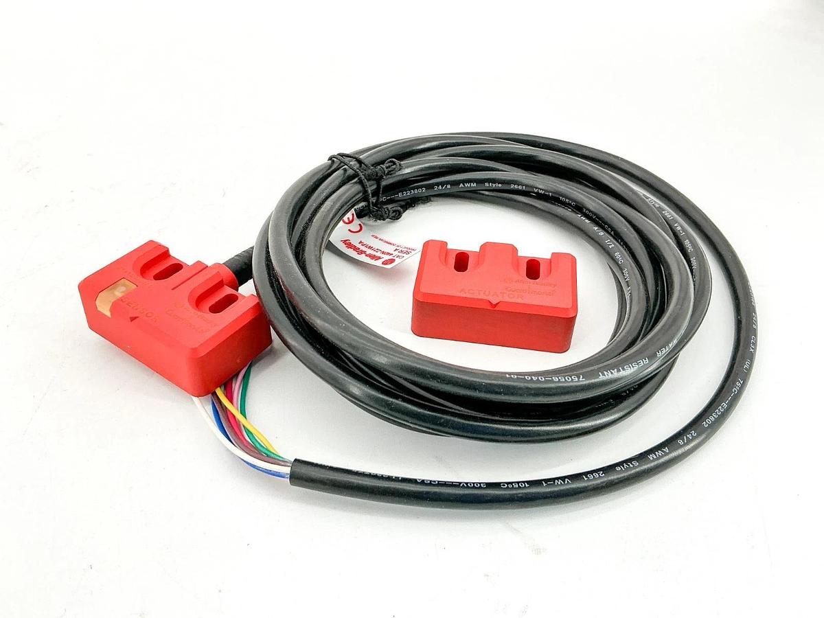 New Allen Bradley 440N-Z21W1PA Guardmaster Non-Contact Switch Ser.A
