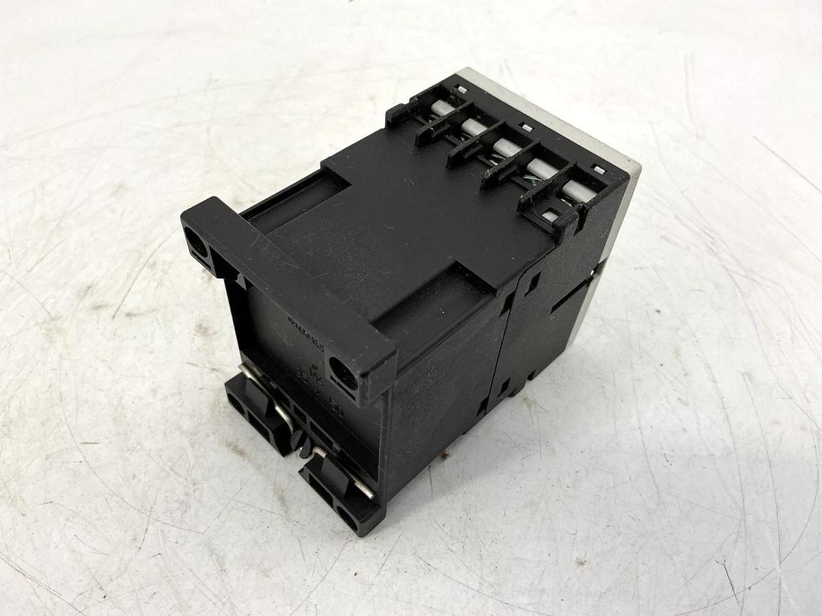 Used Siemens 3RT1015-1AB01 Contactor 3-Phase 7A 600VAC Coil: 24V 50/60HZ