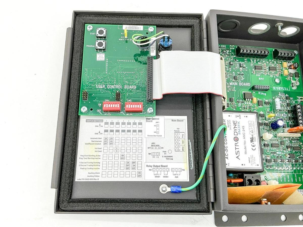 New Honeywell 9680901 Shadow VII Wintriss Safety Light Curtain Control Unit 240V