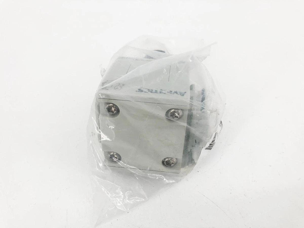 New Aventics 8652AR002F122E0 Manifold Regulator 232psig 1/4" NPTF