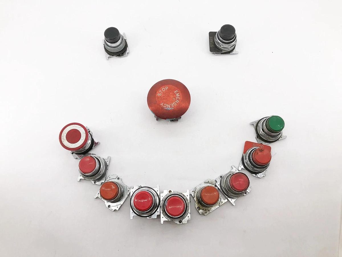 Used Lot of 12 Cutler-Hammer Momentary Pushbuttons Black Green Red Stop 10250T