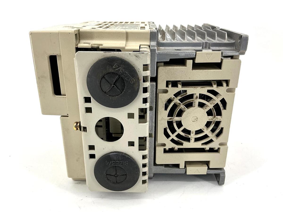 Used Yaskawa CIMR-V7NU43P7 Varispeed Drive 3PH 12A 380-460VAC 50/60HZ
