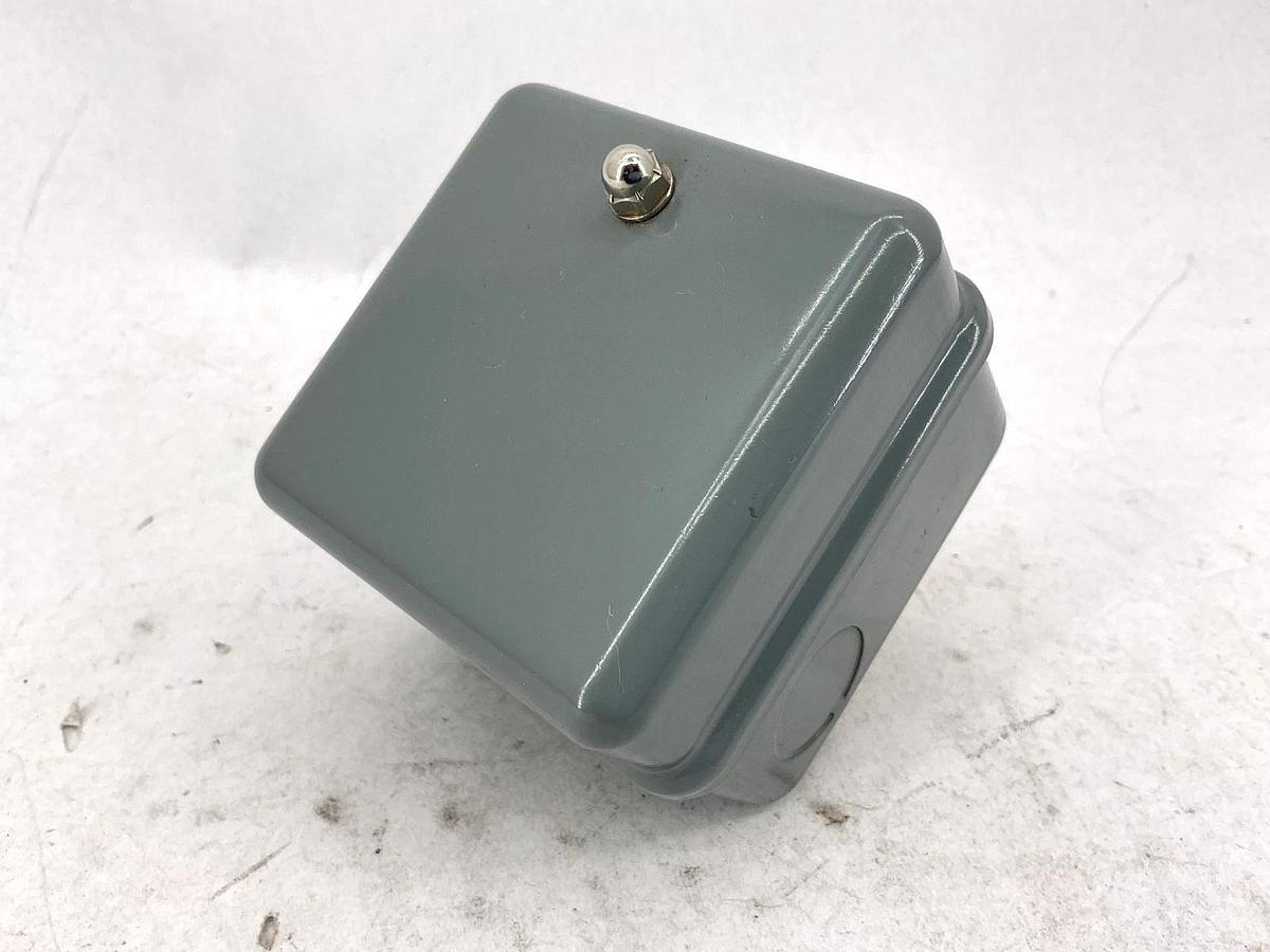 Square D 9013HRG-12 Pressure Switch Close 40 Open 20 9013HRG12 56084
